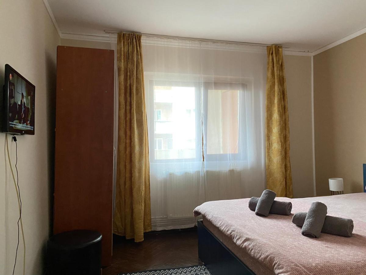 Apartament Leya Apartment Deva Bagian luar foto